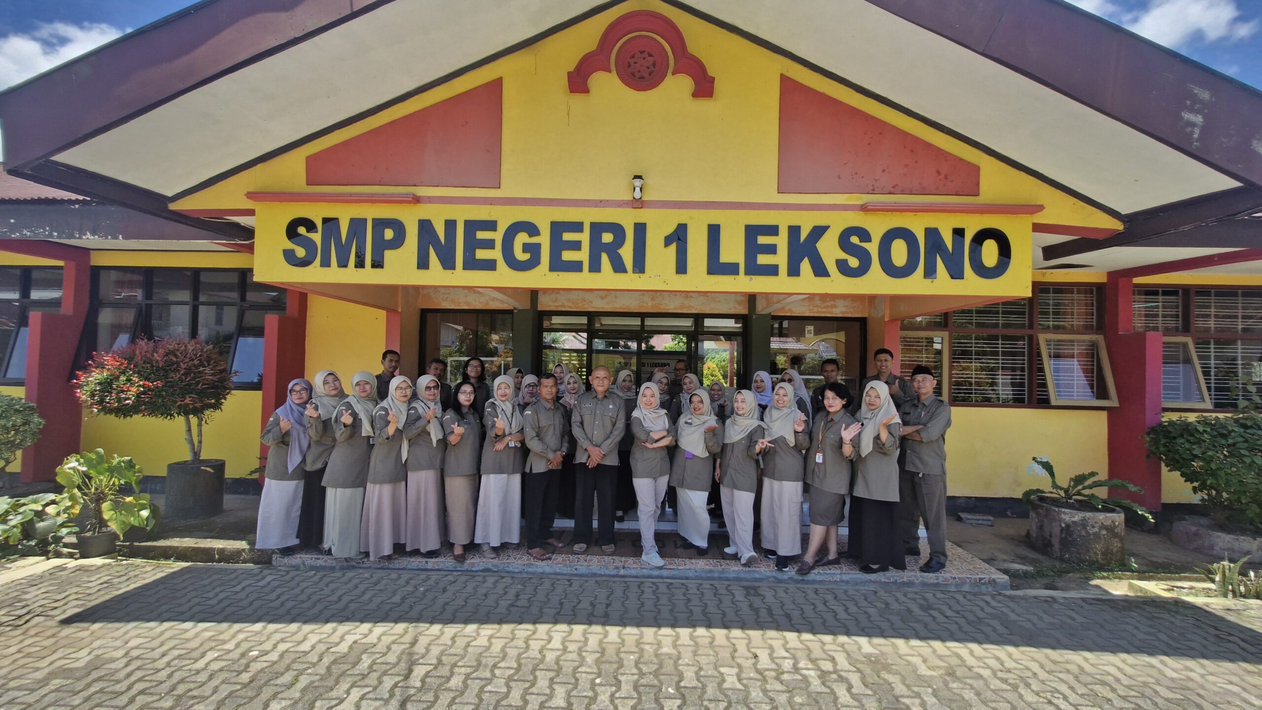 GTK SMP Negeri 1 Leksono